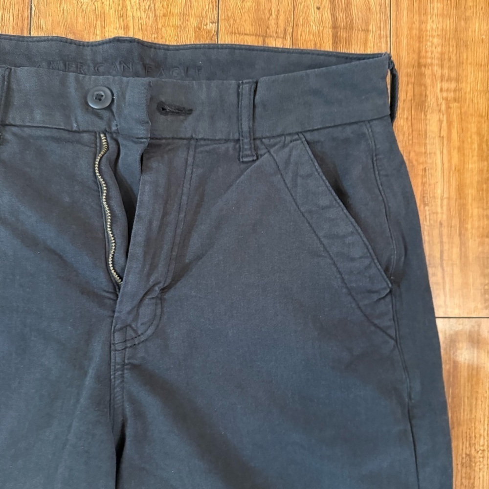 American Eagle Women’s Black Dark Gray Wide Leg High Waist Chinos Slacks Size 8 - Picture 3 of 11